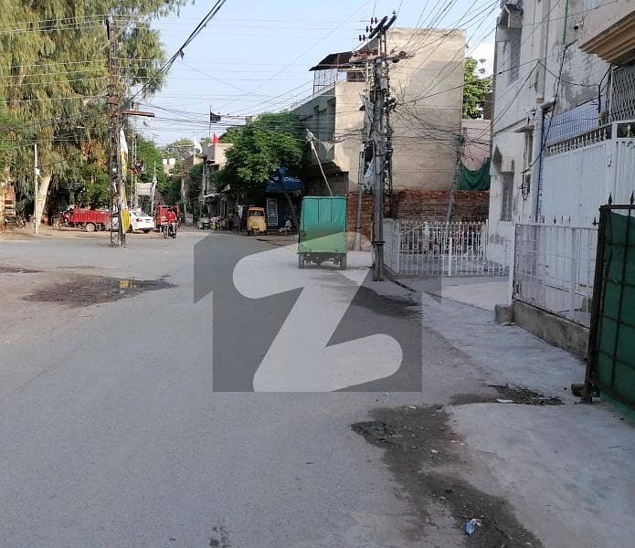 3 Marla Lower Portion Is Available For Rent In Allama Iqbal Town - Hunza Block
