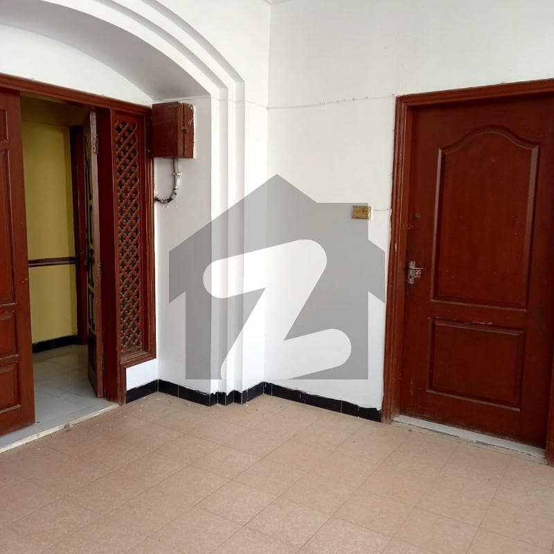 Gulistan-E-Jauhar - Block 11 Upper Portion For Rent Sized 1080 Square Feet