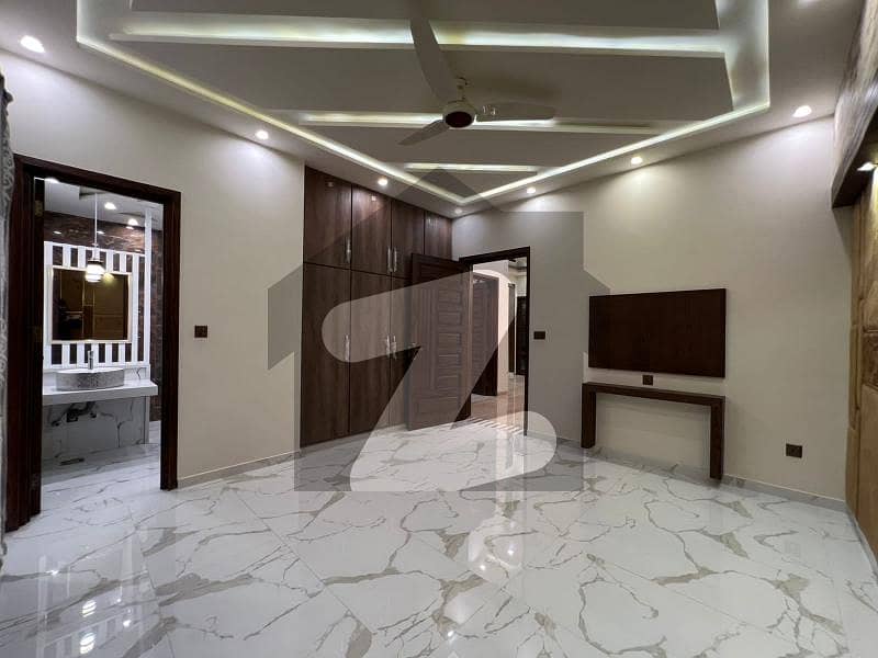 4500 Square Feet Upper Portion In Stunning Bahria Town - Block Ee Is Available For Rent