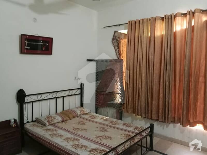 واہ لِنک روڈ راولپنڈی میں 10 کمروں کا 14 مرلہ مکان 5.5 کروڑ میں برائے فروخت۔