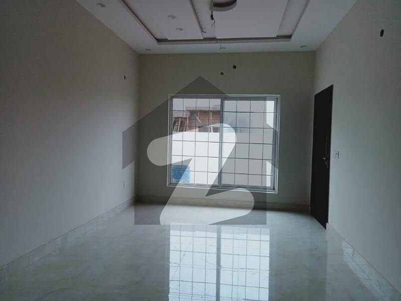 بیکن ہاؤس سوسائٹی - بلاک ڈی بیکن ہاؤس سوسائٹی لاہور میں 5 کمروں کا 10 مرلہ مکان 2.7 کروڑ میں برائے فروخت۔