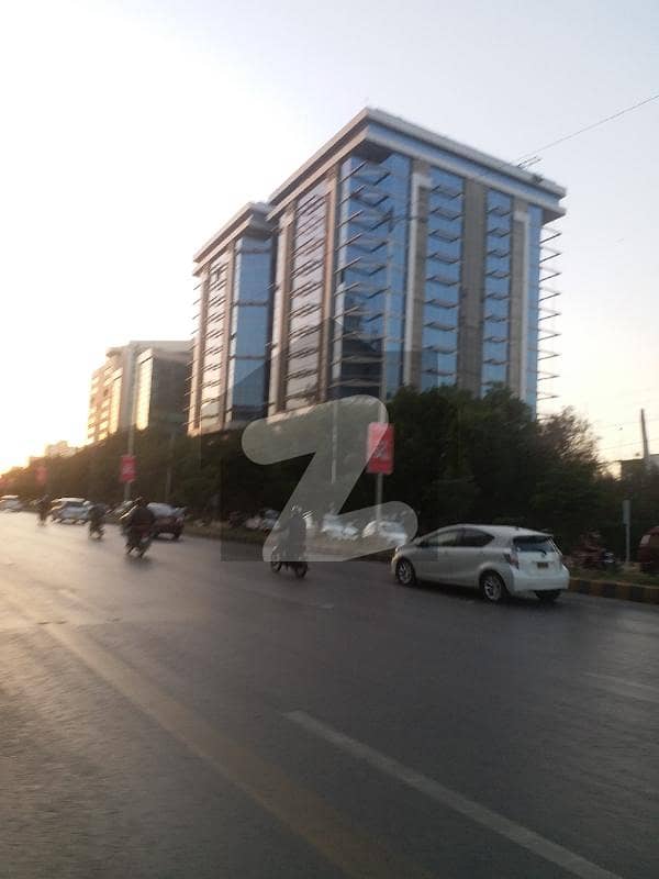 شاہراہِ فیصل کراچی میں 8 مرلہ دفتر 3.5 لاکھ میں کرایہ پر دستیاب ہے۔