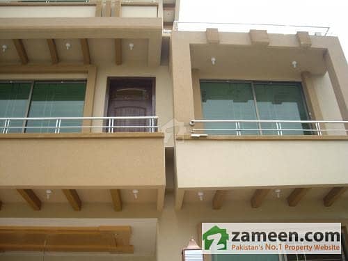30x60 House For Sale In G-13/2