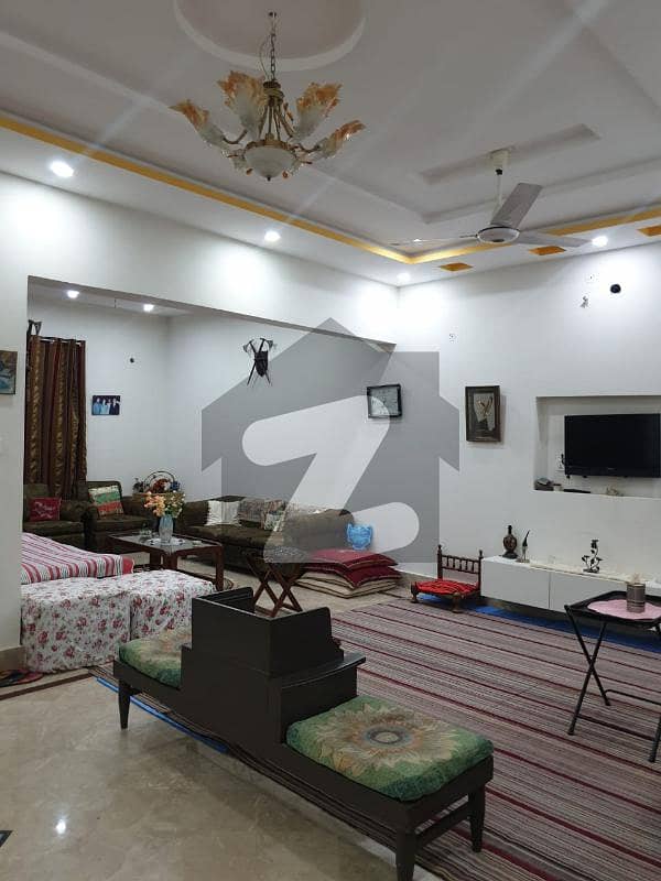 داؤد ریذیڈنسی ہاؤسنگ سکیم ڈیفینس روڈ لاہور میں 5 کمروں کا 6 مرلہ مکان 1.9 کروڑ میں برائے فروخت۔