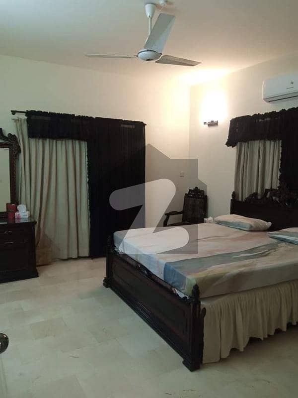 مسلم آباد سوسائٹی کراچی میں 6 کمروں کا 15 مرلہ مکان 10 کروڑ میں برائے فروخت۔