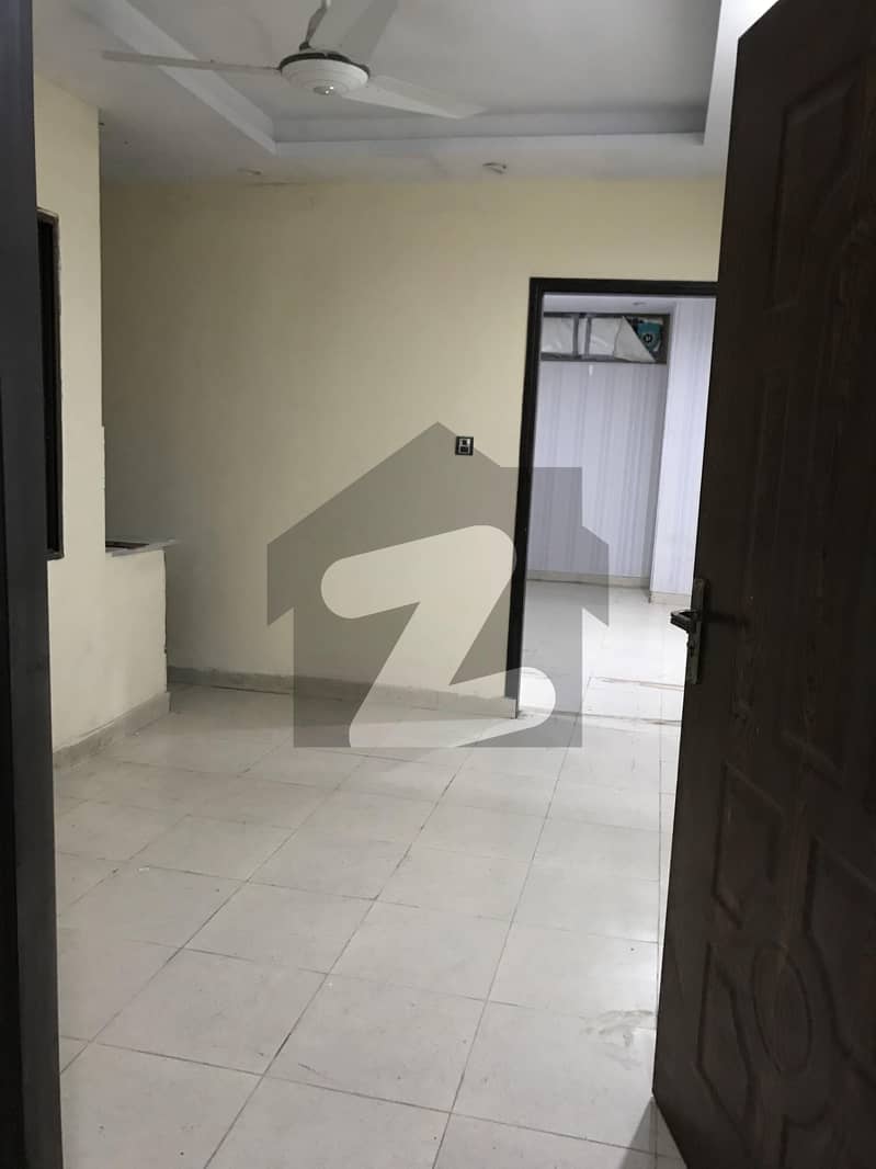 Flat For Rent Available Commercial Market, Rawalpindi ID40559048