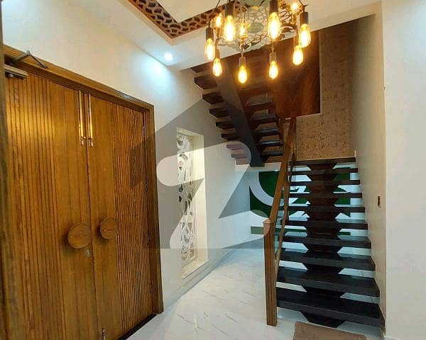 ایڈن ویلی فیصل آباد میں 4 کمروں کا 8 مرلہ مکان 3.4 کروڑ میں برائے فروخت۔