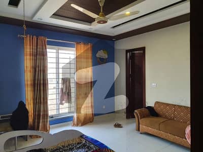 یو ای ٹی ہاؤسنگ سوسائٹی ۔ بلاک بی یو ای ٹی ہاؤسنگ سوسائٹی لاہور میں 7 کمروں کا 2 کنال مکان 7.5 کروڑ میں برائے فروخت۔