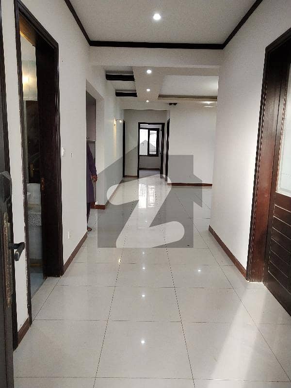 ڈی ایچ اے فیز 7 ایکسٹینشن ڈی ایچ اے ڈیفینس کراچی میں 6 کمروں کا 1 کنال مکان 3.25 لاکھ میں کرایہ پر دستیاب ہے۔