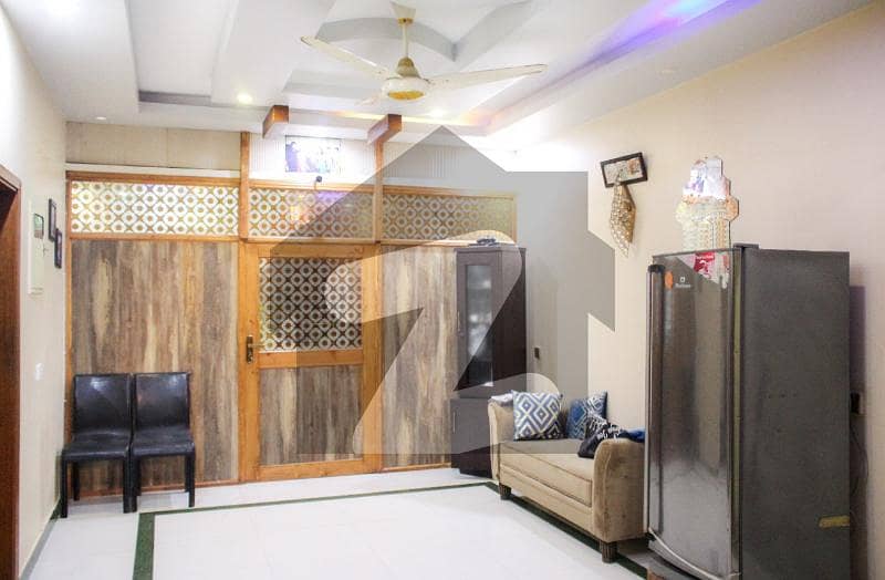 ڈی ایچ اے فیز 5 ڈی ایچ اے کراچی میں 5 کمروں کا 1 کنال مکان 9.75 کروڑ میں برائے فروخت۔