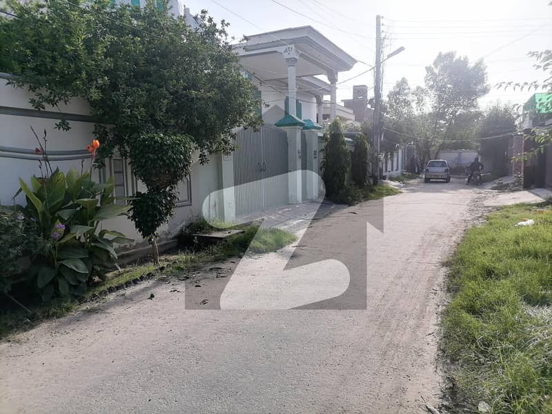 2250 Square Feet House In Canal Commercial Center For Sale At Good Location
