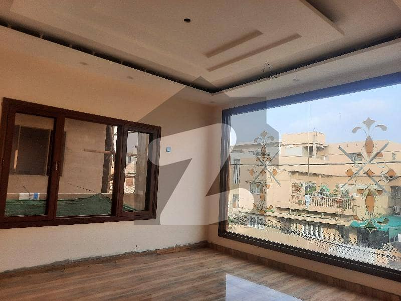 Vip Location Upper Portion Available For Sale In North Nazimabad Block H, From Hydri Side . 1st Floor With Roof One Bed With Attached Bath In Roof