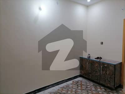 Sabzazar Scheme Upper Portion Sized 3.5 Marla For rent