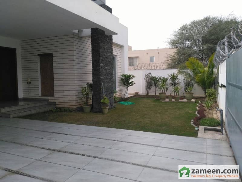 1 Kanal Bungalow For Sale With Full Basement