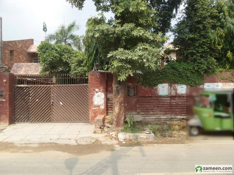 2 Kanal 8 Bed House Best For Office