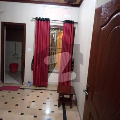 حاجی پورہ روڈ سیالکوٹ میں 3 کمروں کا 4 مرلہ مکان 1.15 کروڑ میں برائے فروخت۔