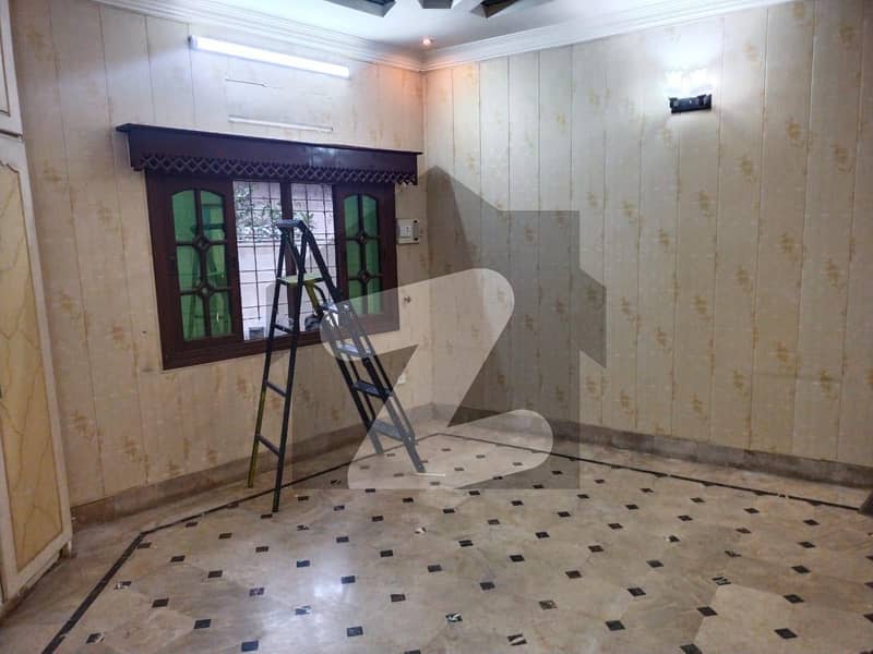House For sale Is Readily Available In Prime Location Of Akberabad