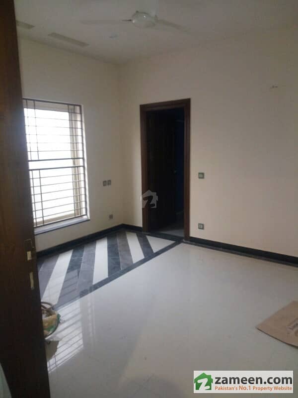 5 marla independent house in secured environment