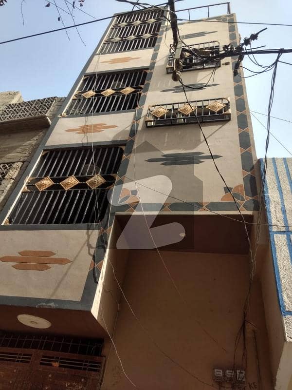 In Manzoor Colony House For Sale Sized 450 Square Feet