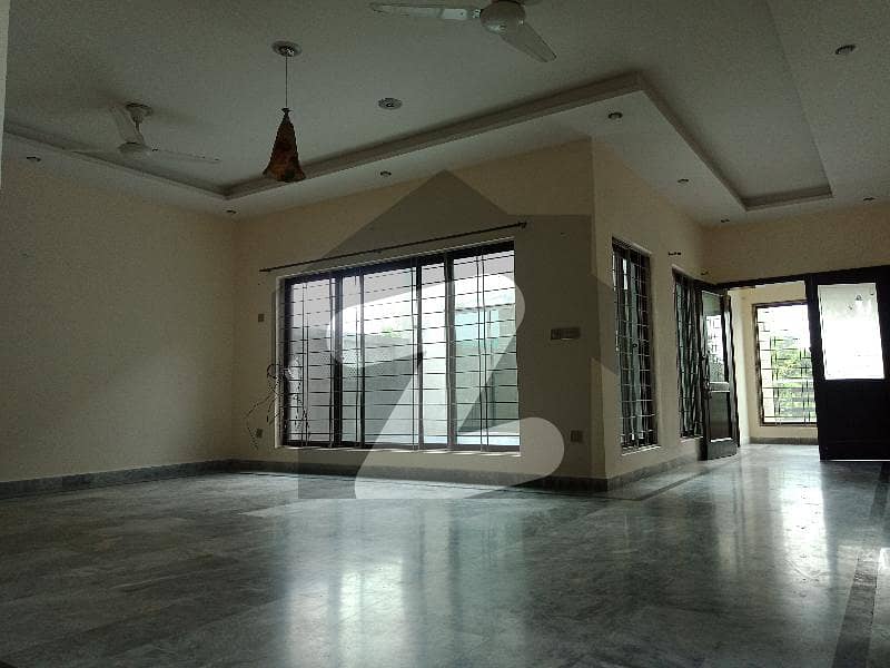 1 Kanal Modern Upper Portion For Rent In Suigas Society