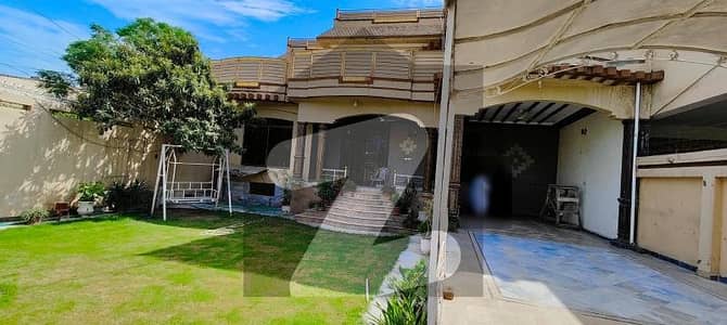 یونیورسٹی ٹاؤن پشاور میں 7 کمروں کا 14 مرلہ مکان 7.5 کروڑ میں برائے فروخت۔