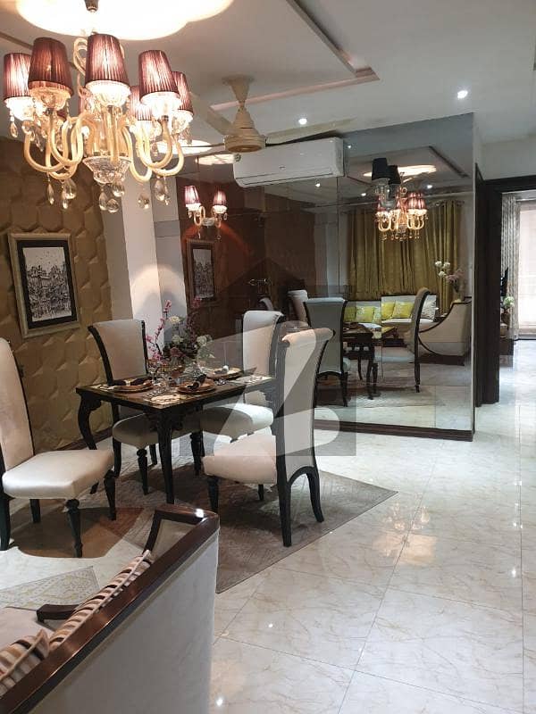 1 BED FULLY LUXURY STYLISH FURNISHED APARTMENT AVAILABLE FOR RENTR IN BAHRIA TOWN LAHORE,