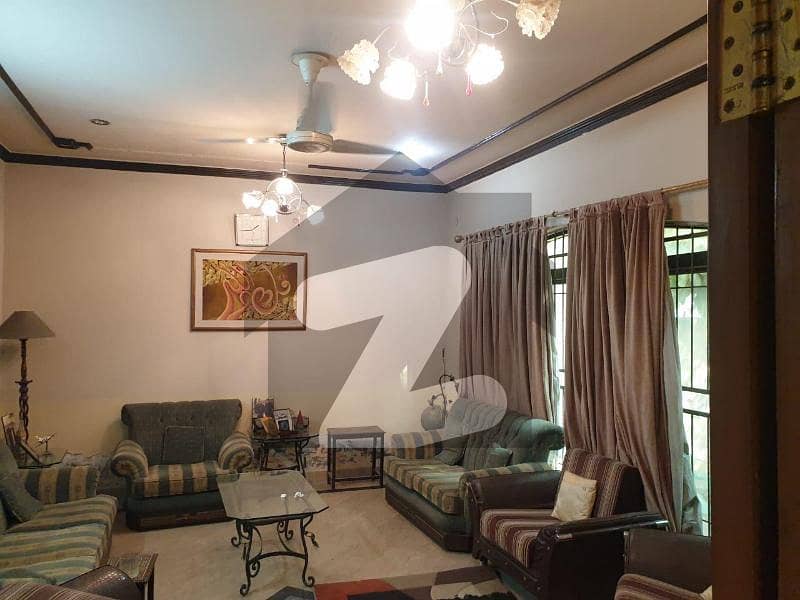 22 Marla Double Storey Used Bungalow In Sector G Model Town Lahore
