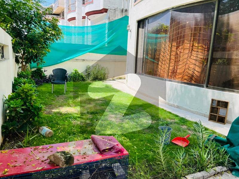 Kashmir Girls Hostel E-11 Room For Rent