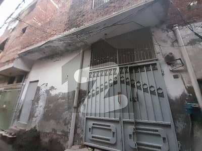 مدینہ کالونی لاہور میں 3 کمروں کا 7 مرلہ مکان 89.5 لاکھ میں برائے فروخت۔