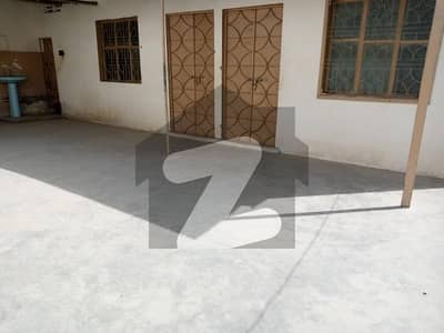 سلمان فارسی سوسائٹی شاہ فیصل ٹاؤن کراچی میں 2 کمروں کا 6 مرلہ بالائی پورشن 15 ہزار میں کرایہ پر دستیاب ہے۔