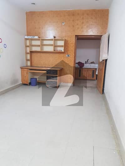 پویلین ہائٹس مدینہ ٹاؤن فیصل آباد میں 9 کمروں کا 5 مرلہ مکان 1.55 کروڑ میں برائے فروخت۔