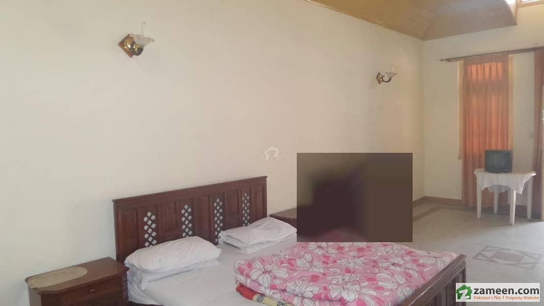 Single Bed Room For Rent