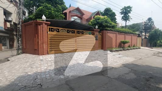 2 Kanal House For sale In Upper Mall