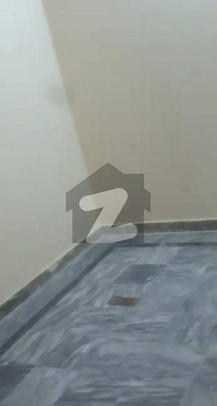 صادق آباد راولپنڈی میں 4 کمروں کا 4 مرلہ مکان 1.1 کروڑ میں برائے فروخت۔