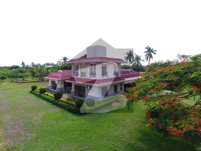 01 Acre (4840 Sq Yard) Residential Farm House For Sale In Precinct 18