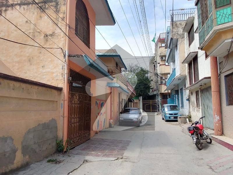 اصغر مال سکیم راولپنڈی میں 4 کمروں کا 5 مرلہ مکان 2.3 کروڑ میں برائے فروخت۔
