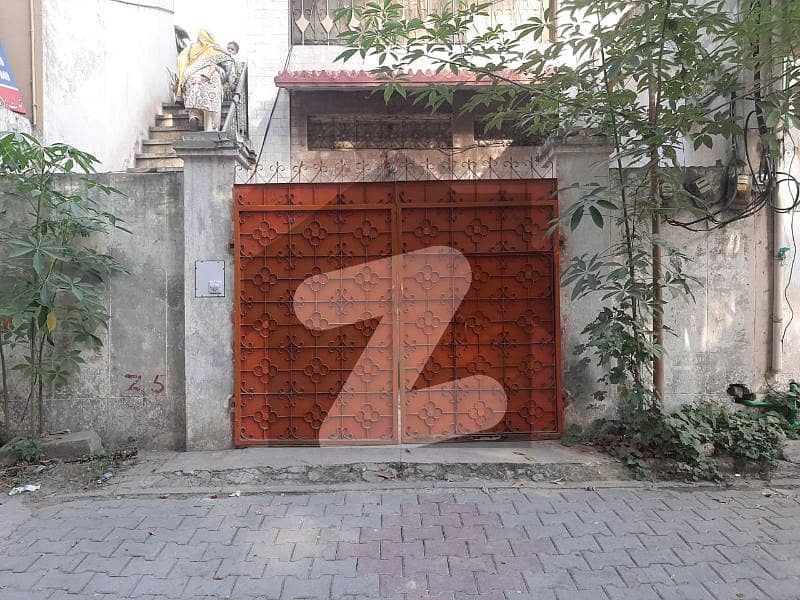 Ideal 6 Marla Commercial House On Market Is Available For Sale In Samanabad - Block N Lahore