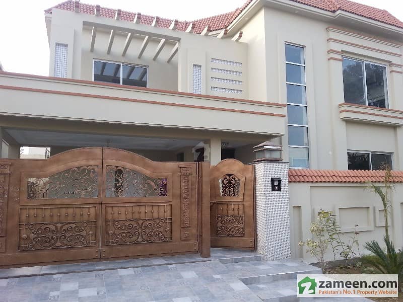 28 Marla Big House In Iqbal Town      For Sale