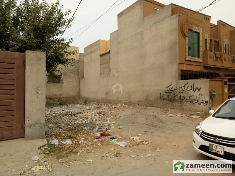 Johar Town 9 Marla Plot No 173 B2 Clean Plot Near Allah Hoo Chowk And ...