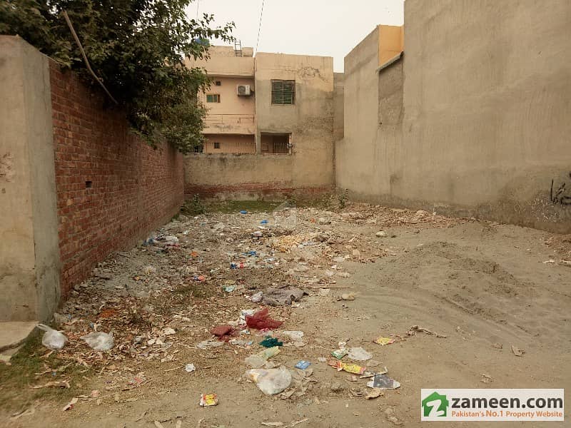 Johar Town 9 Marla Plot 172 B2 Clear Plot Near Allah Hoo