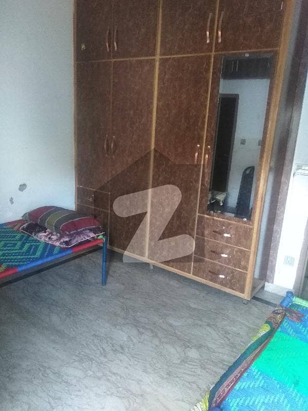 گڑھی شاہو لاہور میں 6 کمروں کا 5 مرلہ مکان 2.1 کروڑ میں برائے فروخت۔