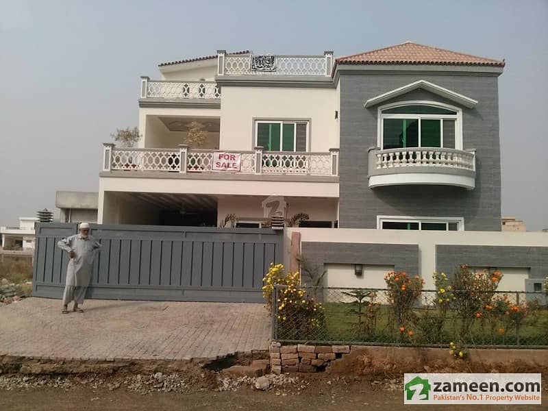 40x80 Brand new ground portion for rent in G13