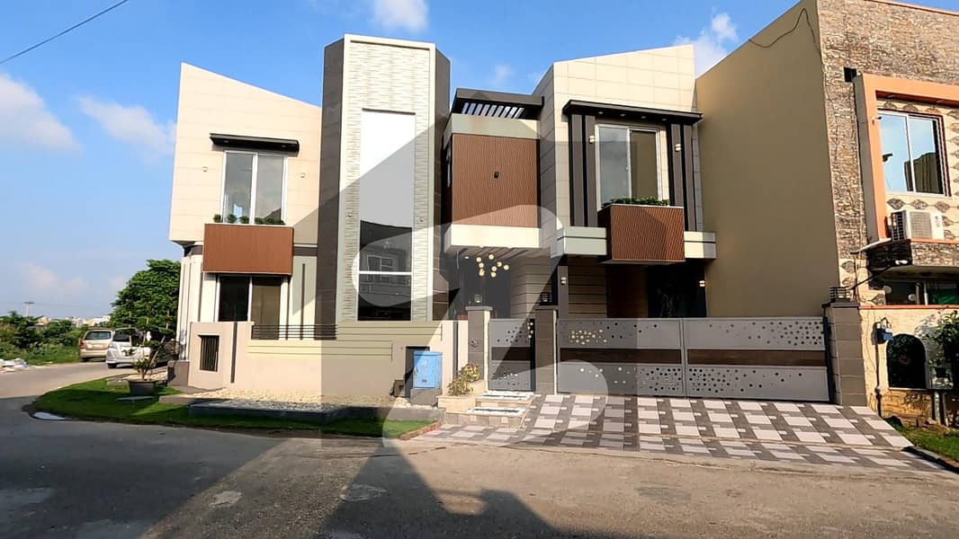 House For Sale In Beautiful Paragon City - Grove Block