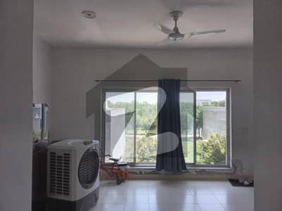 Flat Of 1125 Square Feet For Sale In Low Cost - Block D