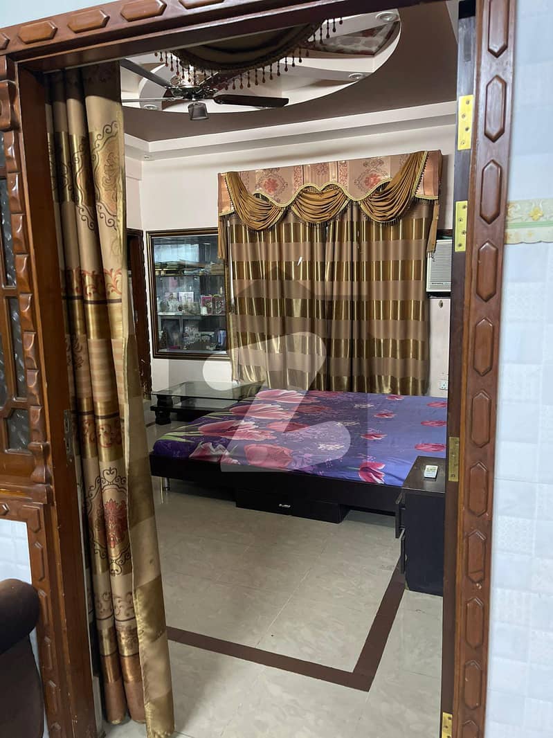 بلدیہ کالونی حیدر آباد میں 9 کمروں کا 10 مرلہ مکان 3 کروڑ میں برائے فروخت۔