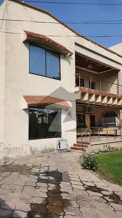 2 Kanal House For Rent in Muslim Town 100 FT Road School, Offices