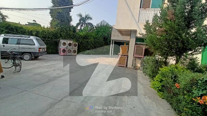 On Main Old Bara Road 35 5 Marla 11 Rooms Attach Bath 1 Room In Basement As A Store About 10 Cars Parking Available On Main Old Bara Road 35 5 Marla 11 Rooms Attach Bath 1 Room In Basement As A Store About 10 Cars Parking Available