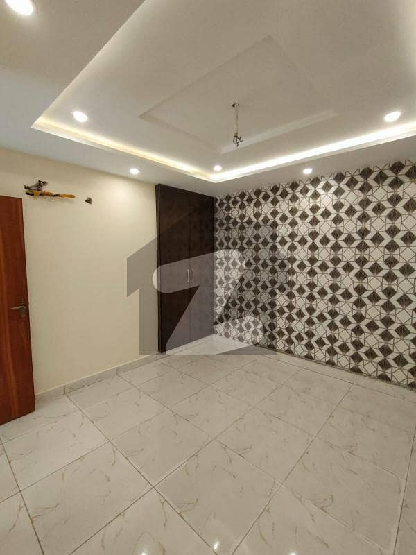 1 Bed House For Sale In - Chambelli Block Bahria Town Lahore