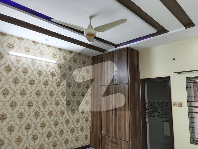 Premium 7 Marla Lower Portion Is Available For rent In Khayaban-e-Naveed