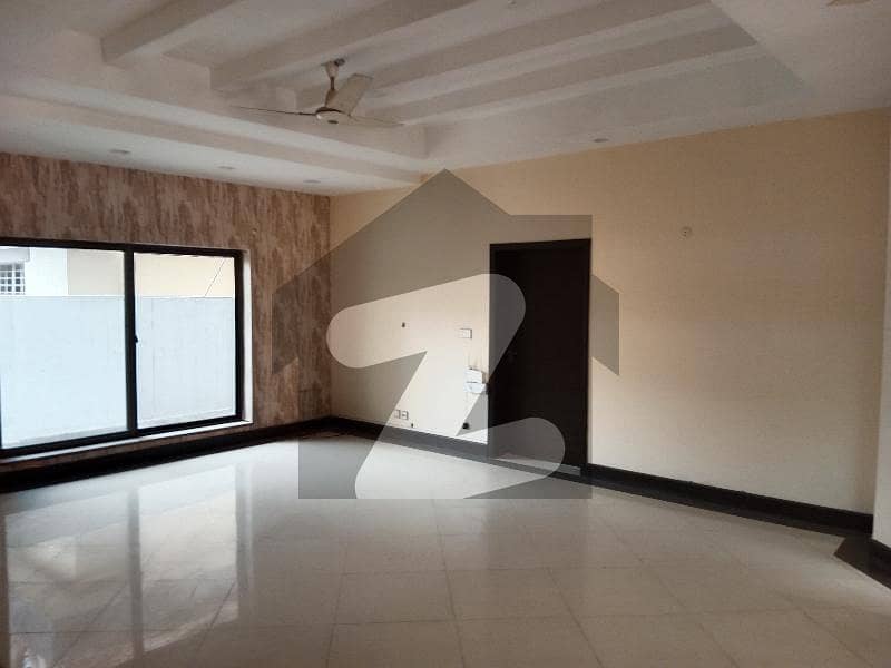 ابدالینز سوسائٹی ۔ بلاک بی ابدالینزکوآپریٹو ہاؤسنگ سوسائٹی لاہور میں 5 کمروں کا 1 کنال مکان 6.5 کروڑ میں برائے فروخت۔